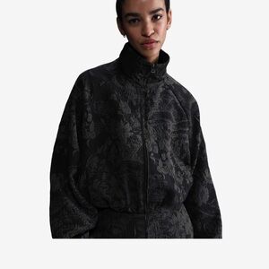Nike Women's Oversized Jacquard
Track Jacket